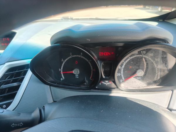 2012-Ford-Fiesta-14i-Ambiente-5-dr image:13