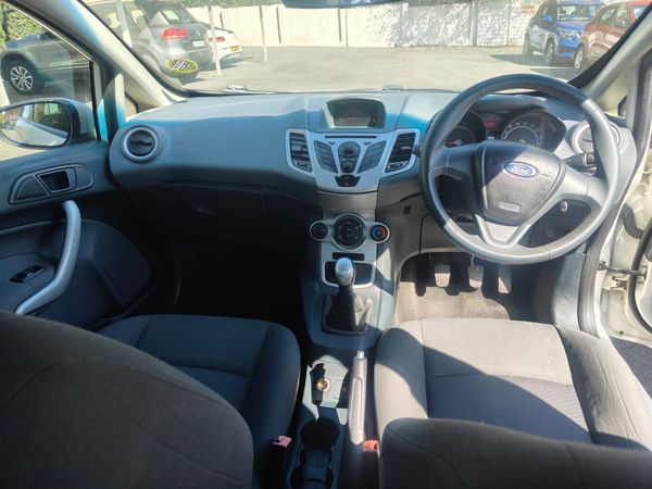 2012-Ford-Fiesta-14i-Ambiente-5-dr image:15