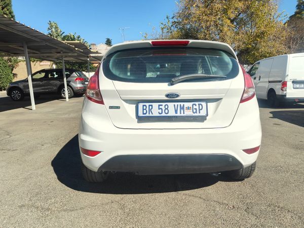 2012-Ford-Fiesta-14i-Ambiente-5-dr image:3
