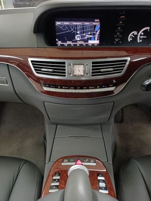 2008-Mercedes-Benz-S-Class-S-500 image:9