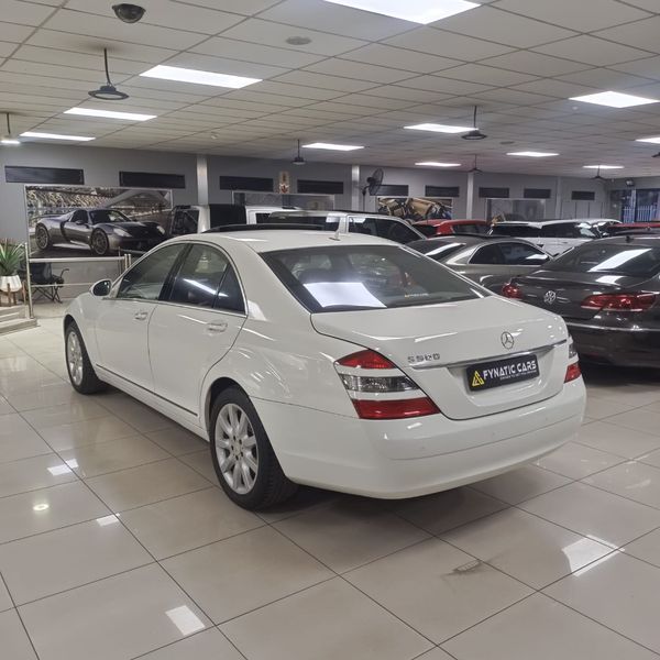 2008-Mercedes-Benz-S-Class-S-500 image:3