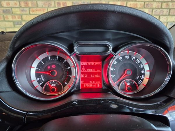 2015-Opel-Adam-10T-Jam image:19