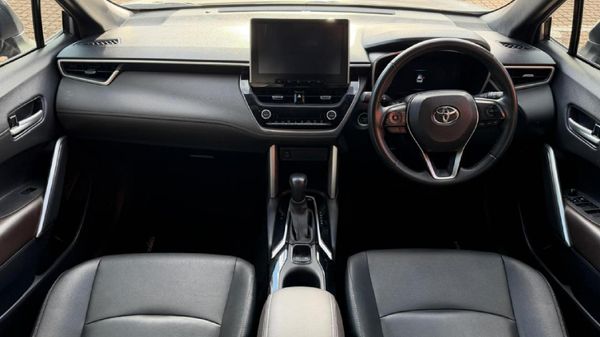 2025-Toyota-Corolla-Cross-18-XS-Hybrid image:9