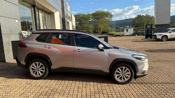 2025-Toyota-Corolla-Cross-18-XS-Hybrid image:2
