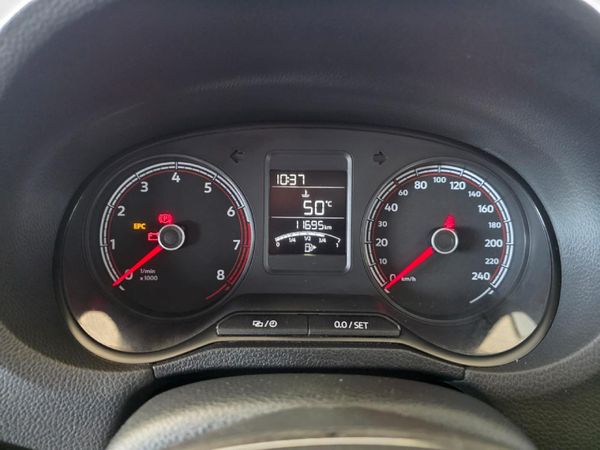 2025-Volkswagen-Polo-Vivo-16-Style image:9
