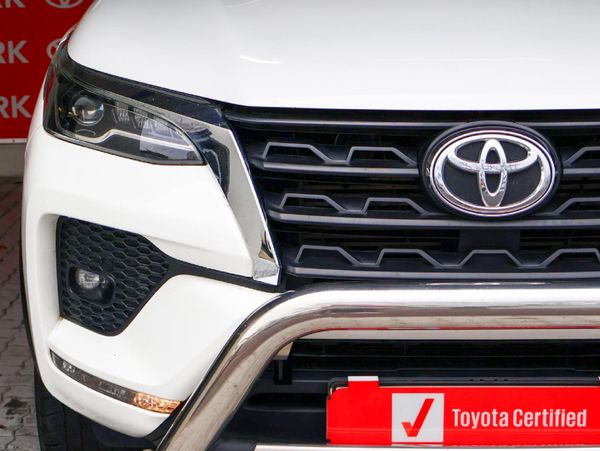2021-Toyota-Fortuner-28-GD-6-Raised-Body-Auto image:4