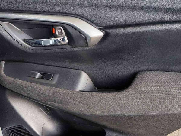 2025-Toyota-Urban-Cruiser-15-XR-Auto image:23
