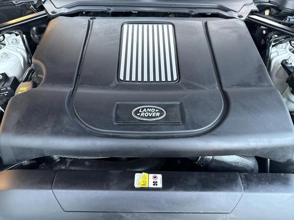 2016-Land-Rover-Range-Rover-44-SD-V8-LWB-Autobiography-Black image:12