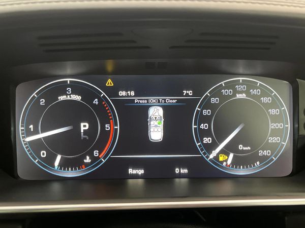 2016-Land-Rover-Range-Rover-44-SD-V8-LWB-Autobiography-Black image:2