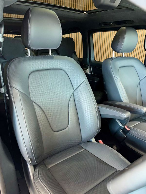 2026-Mercedes-Benz-V-Class-V300D image:3