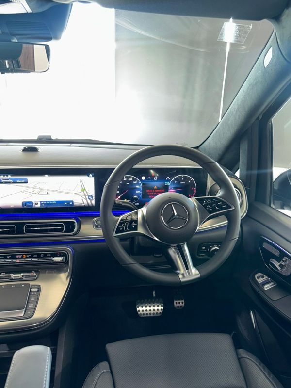 2026-Mercedes-Benz-V-Class-V300D image:8