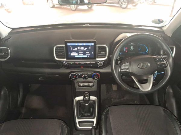 2024-Hyundai-Venue-10-TGDI-Fluid image:3