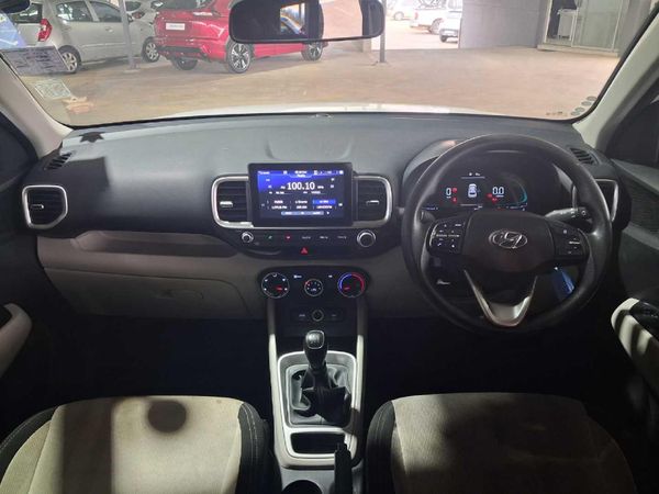 2024-Hyundai-Venue-10-TGDI-Fluid image:1