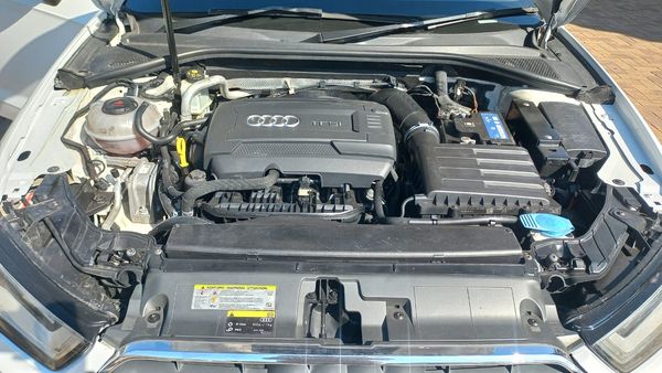 2013-Audi-A3-Sportback-20-TFSI-Ambition image:16