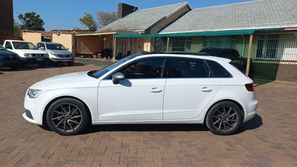 2013-Audi-A3-Sportback-20-TFSI-Ambition image:8