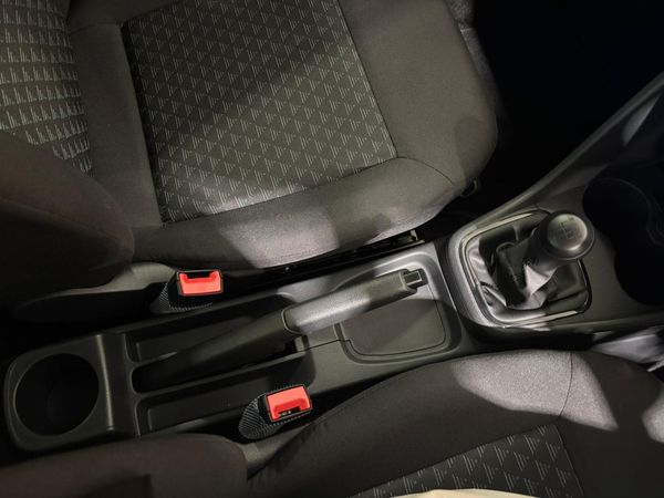 2026-Volkswagen-Polo-Vivo-14 image:4