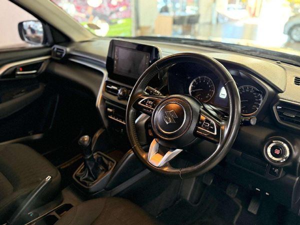 2023-Suzuki-Grand-Vitara-15-GL image:5