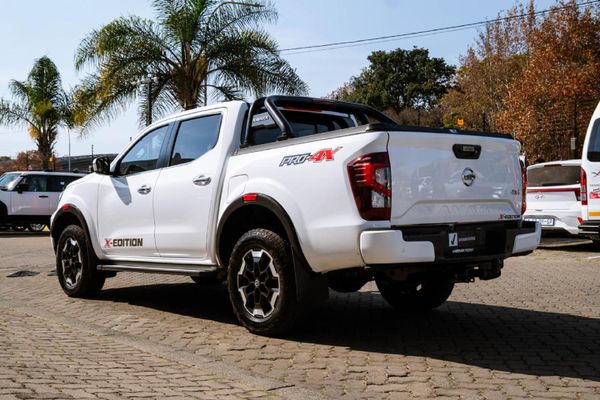 2022-Nissan-Navara-25-DDTi-LE-Plus-4X4-Auto-Double-Cab image:4