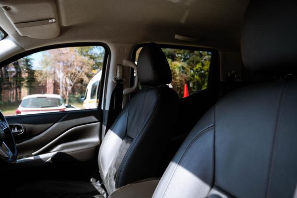 2022-Nissan-Navara-25-DDTi-LE-Plus-4X4-Auto-Double-Cab image:7