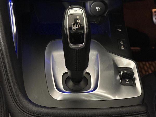 2018-Jaguar-E-Pace-D240-20D-SE-177kW image:10
