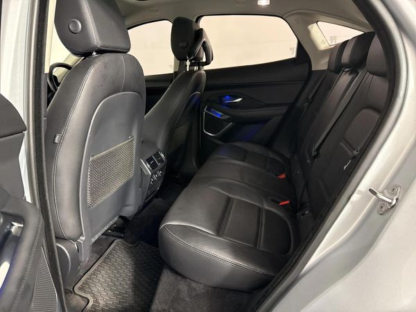 2018-Jaguar-E-Pace-D240-20D-SE-177kW image:3