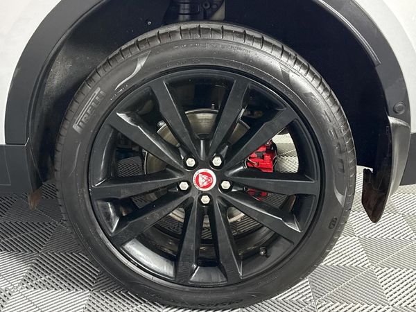 2018-Jaguar-E-Pace-D240-20D-SE-177kW image:6