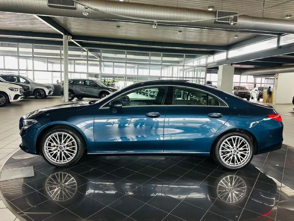 2021-Mercedes-Benz-CLA-200-Progressive-Auto image:11