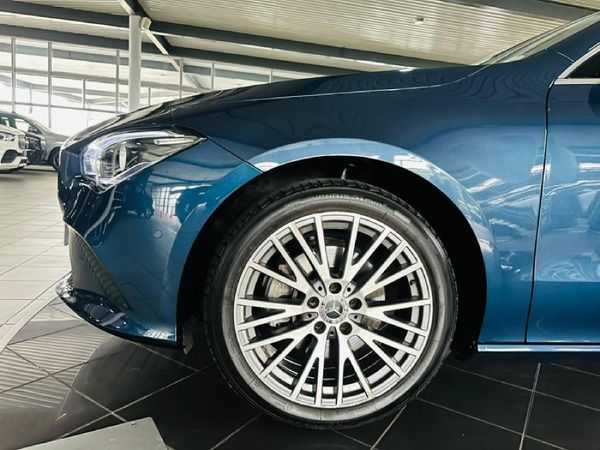 2021-Mercedes-Benz-CLA-200-Progressive-Auto image:14