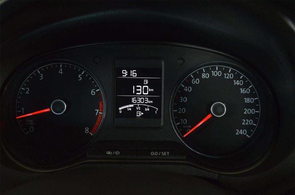 2024-Volkswagen-Polo-Vivo-14-Comfortline-5-dr image:10