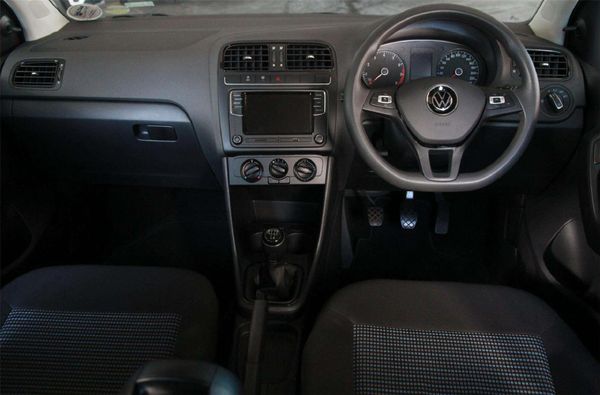 2024-Volkswagen-Polo-Vivo-14-Comfortline-5-dr image:5