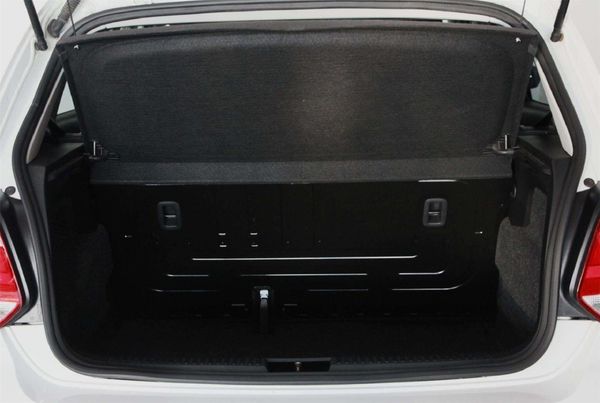 2024-Volkswagen-Polo-Vivo-14-Comfortline-5-dr image:6