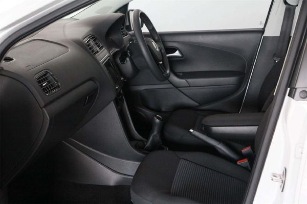 2024-Volkswagen-Polo-Vivo-14-Comfortline-5-dr image:7