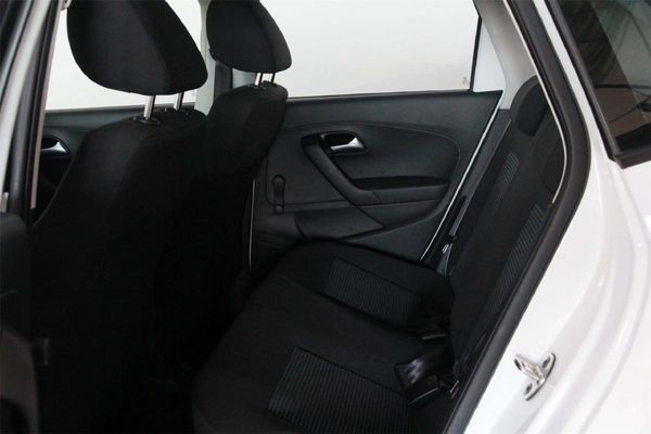 2024-Volkswagen-Polo-Vivo-14-Comfortline-5-dr image:8