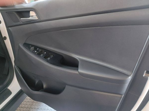 2019-Hyundai-Tucson-20-Premium-Auto image:11