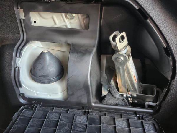 2025-Suzuki-Swift-12-GL-Auto image:15