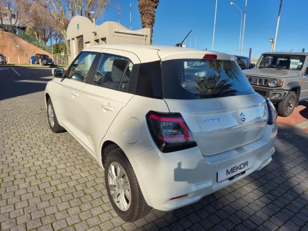 2025-Suzuki-Swift-12-GL-Auto image:4