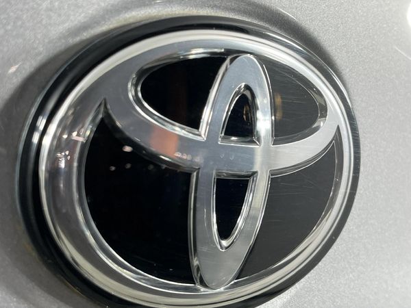 2025-Toyota-Corolla-Cross-18-GR-S image:11