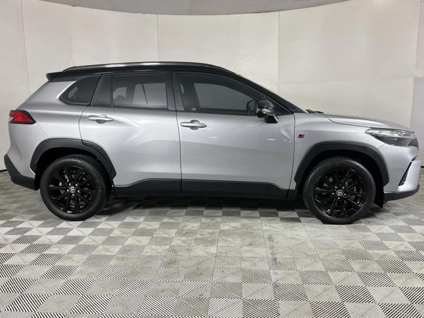 2025-Toyota-Corolla-Cross-18-GR-S image:17
