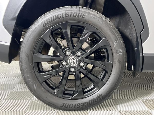 2025-Toyota-Corolla-Cross-18-GR-S image:7