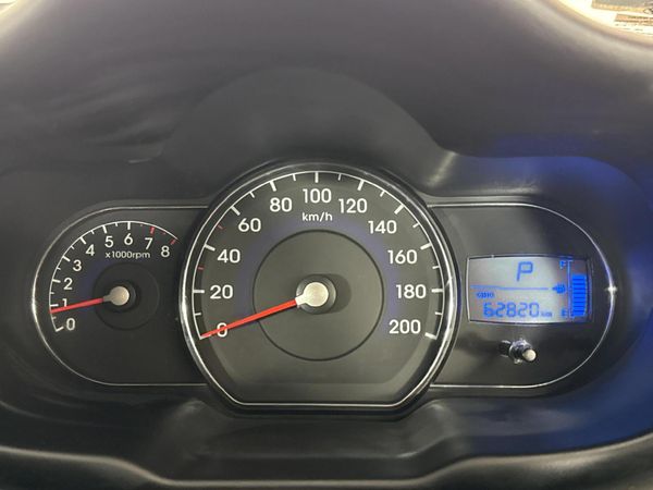 2013-Hyundai-i10-125-GLS-Fluid-Auto image:2