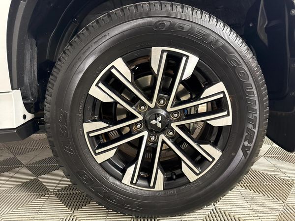 2024-Mitsubishi-Pajero-Sport-24D-4x4-Auto image:4