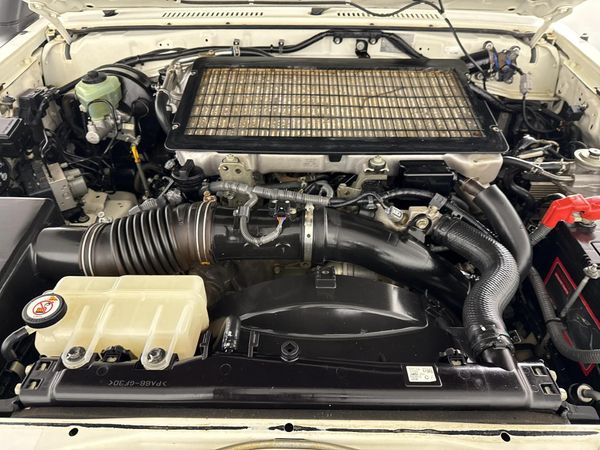 2021-Toyota-Land-Cruiser-79-45-D-Single-Cab image:11