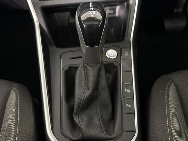 2022-Volkswagen-Taigo-10-TSI-Life-Auto image:10