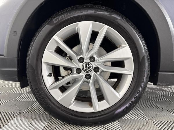 2022-Volkswagen-Taigo-10-TSI-Life-Auto image:4