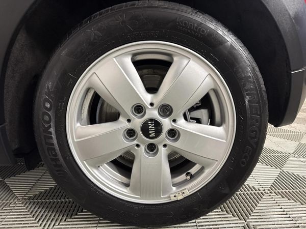 2019-MINI-Hatch-One-15T-Auto image:2