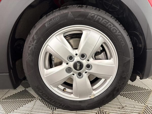 2019-MINI-Hatch-One-15T-Auto image:5