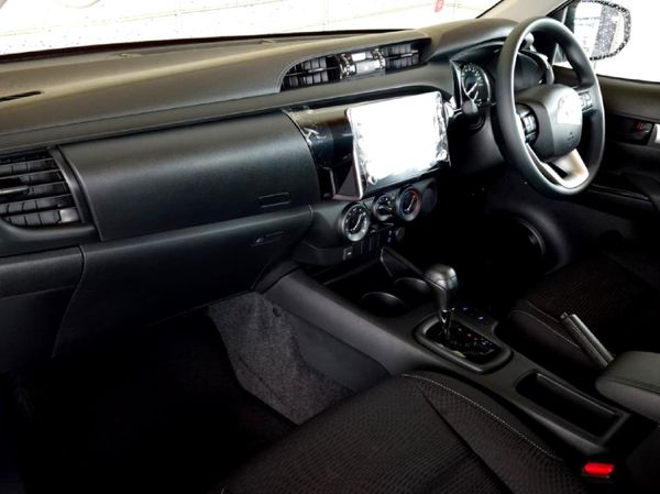 2026-Toyota-Hilux-24-GD-6-Raised-Body-Raider-Extended-Cab image:9