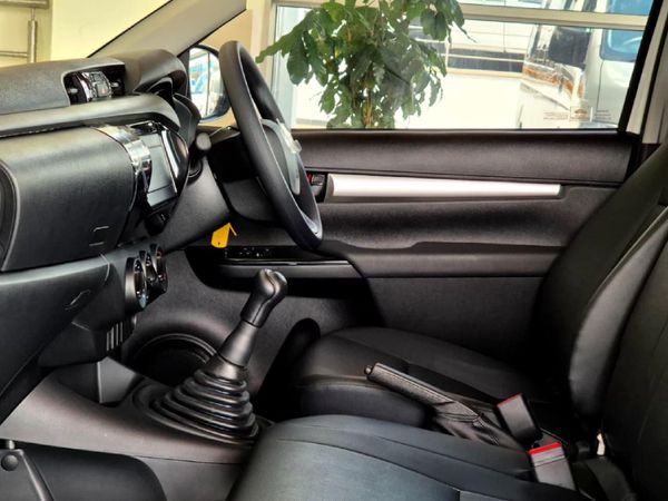 2026-Toyota-Hilux-20-VVTi-Single-Cab image:9