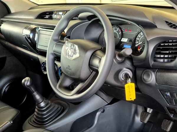 2026-Toyota-Hilux-20-VVTi-Single-Cab image:10