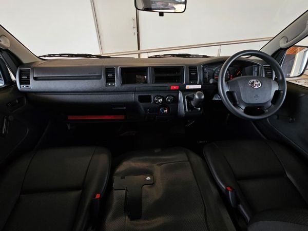 2026-Toyota-Quantum-25-D-4D-Sesfikile-16-seat image:10